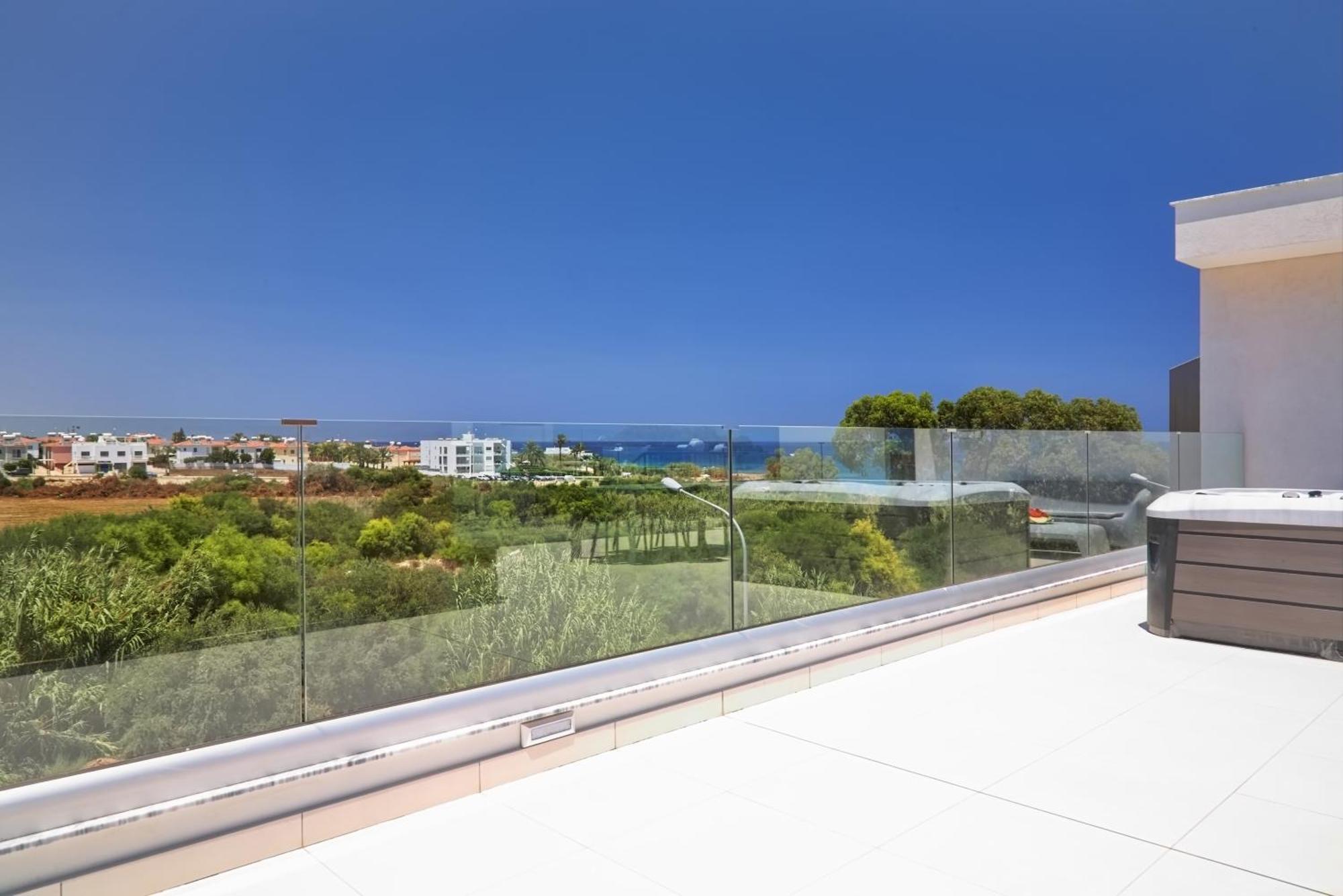 Seaview Luxury Villa Jacuzzi & Pool! 2 Min Beach Protaras Bagian luar foto